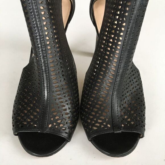 - LOUISE ET CIE 'Olivia 2' Pump Black Leather Cutout Heels Perforated Size… - Picture 4 of 8